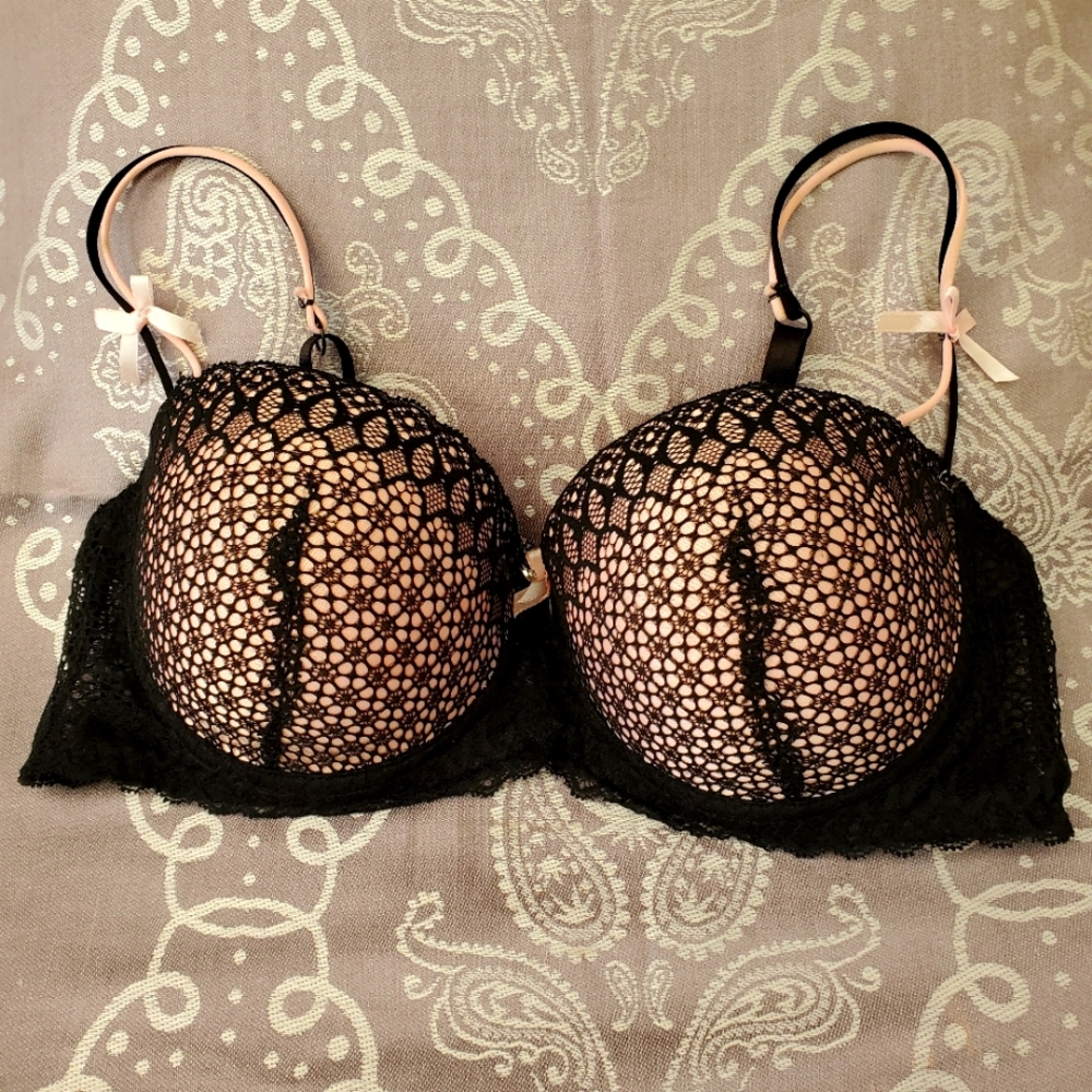 36C Push Up Light Pink. Black lace overlay.